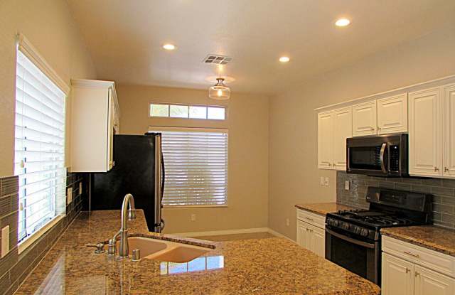 1679 Clovercrest Ct Gallery 4