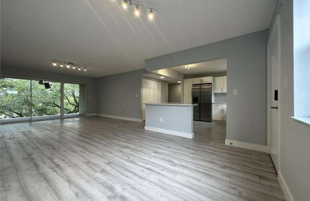 601 Ives Dairy Rd photos photos