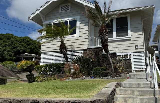 Lower Wilhelmina Rise, Spectacular Ocean, Diamond Head views Gallery 3