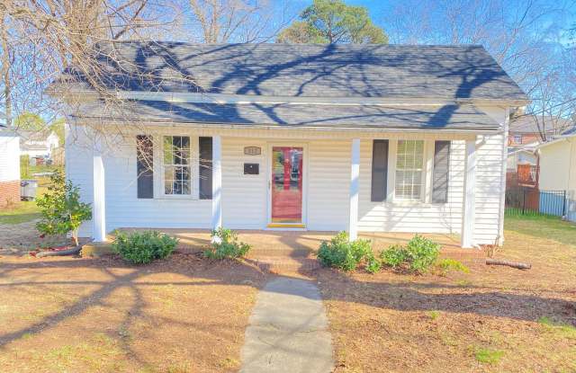 Large 2bd/1ba House down 1st St in walking distance to Downtown Kannapolis Gallery 1