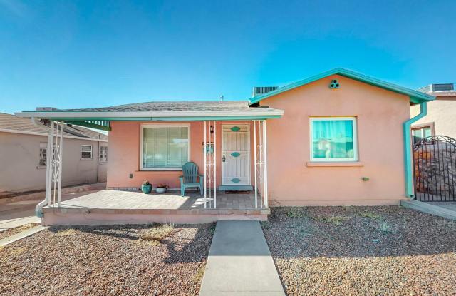 Charming 3 bedroom, 2 bath home in Central El Paso! Special No admin fee, $29 application fee! photos photos