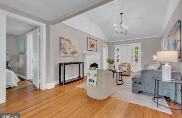 155 RIDGEWAY Circle Gallery 3