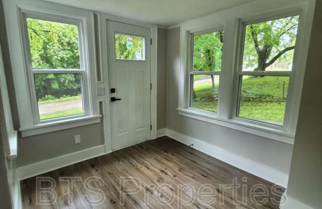 1615 East Wilson Avenue - Front photos photos