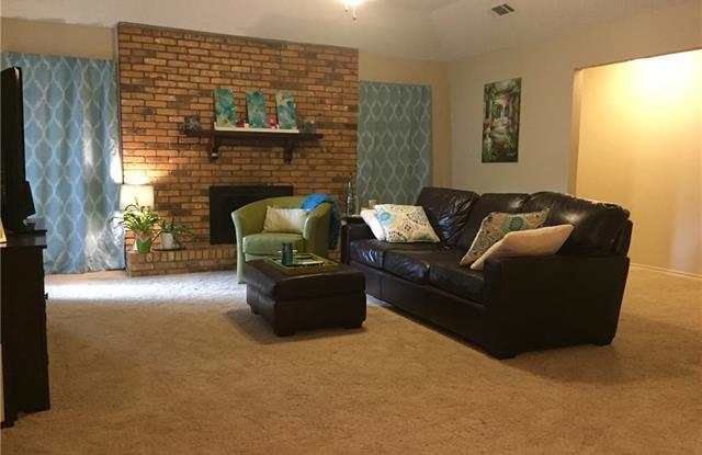 2726 Clear Springs Drive Gallery 4