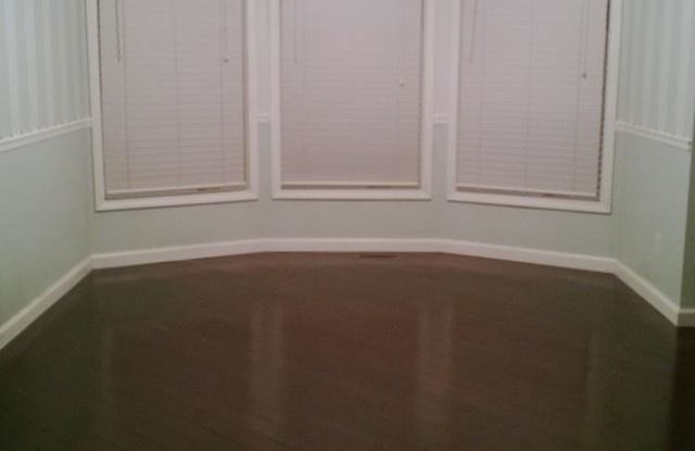 821 Blueberry St Gallery 2