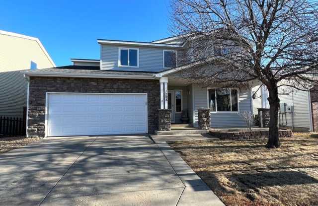 Beautiful 4 Bedroom Home In Wolf Creek Available in March! photos photos