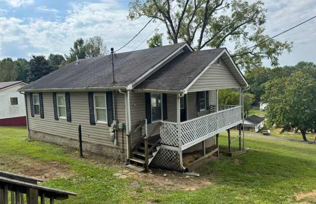 Updated 3 Bedroom Bungalow in a Lovely Bristol TN location photos photos