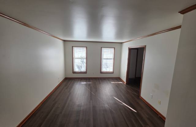 900 Beaglin Park Dr Gallery 4