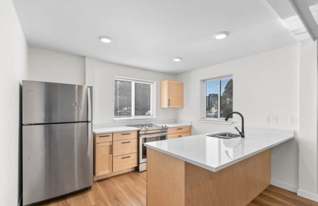 1305 East Maple Street - Apt photos photos