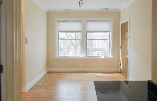 1210 W. Waveland Apt. Gallery 2