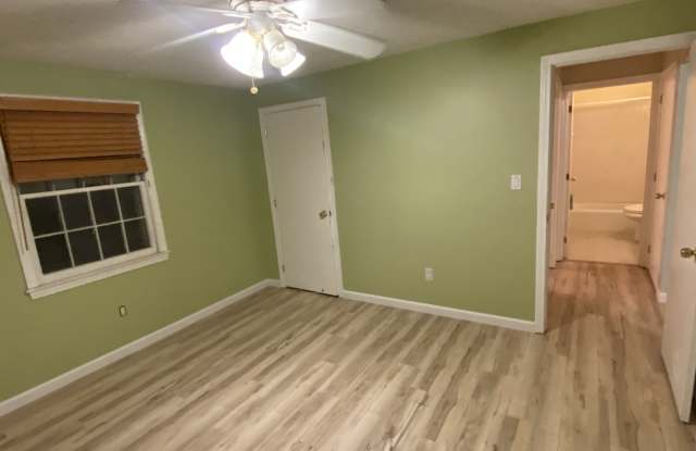 180 Tyngsboro Rd Gallery 4
