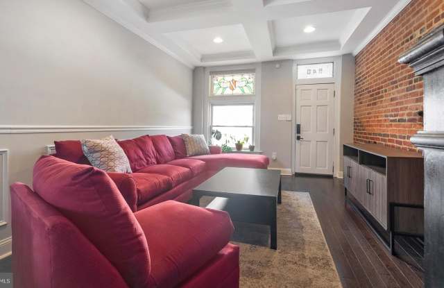 940 S EAST AVENUE Gallery 4