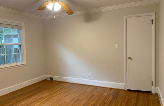 Adorable Two Bedroom Duplex in Sedgefield! 2 Year Lease Option at a Lower Rate Available! Gallery 4