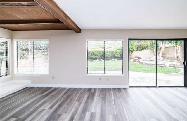 28812 WOODCOCK Drive Gallery 4