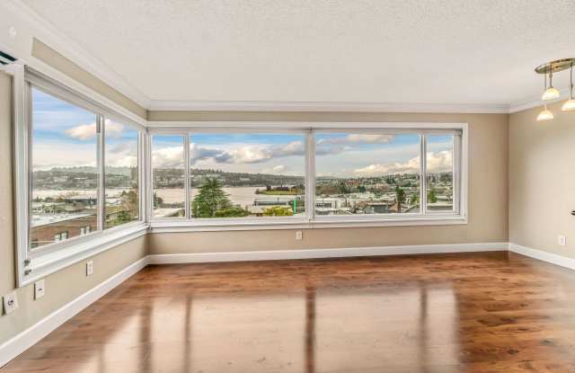 1 Bedroom 1 Bathroom Eastlake Condo W/ Stunning Views photos photos