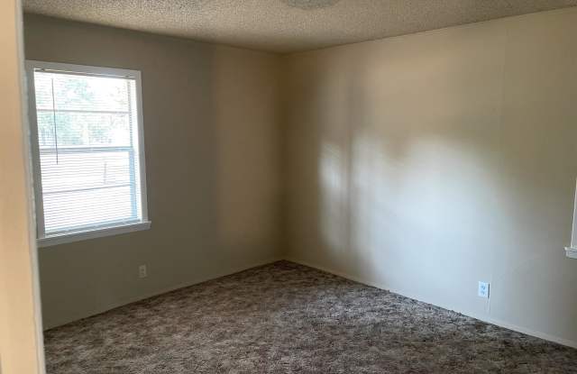 3481 Texas 19 Gallery 1
