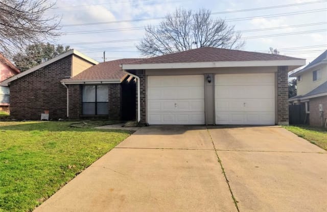 104 Laurel Lane - 104 Laurel Lane, Euless, TX 76039