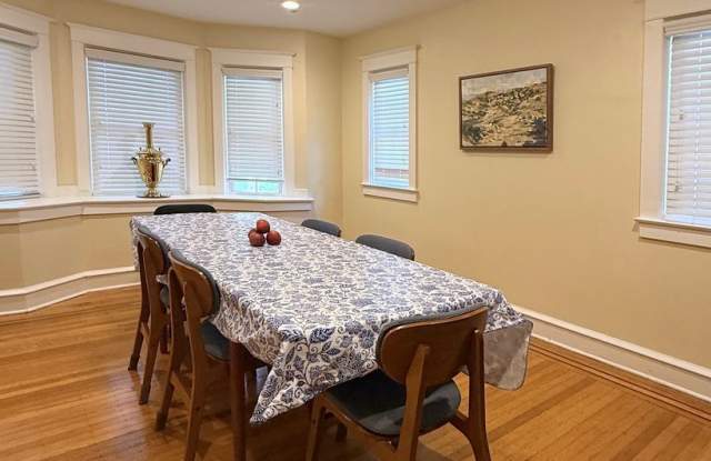 5-Bedroom Bala Cynwyd Rental with Renovated Kitchen & Finished Basement Gallery 1