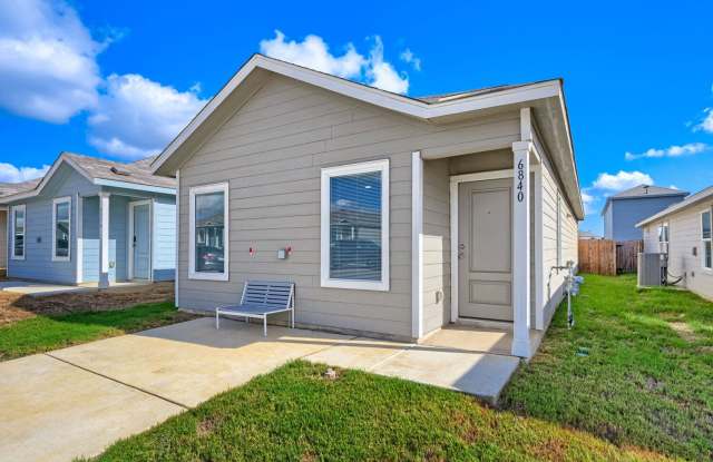3 bedroom for rent near Braunig lake! Gallery 3