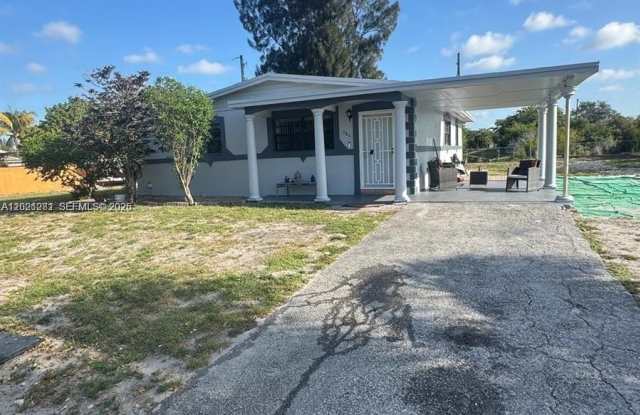 2801 NW 183rd St photos photos
