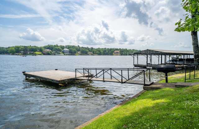 1319 Airport Road Gallery 3