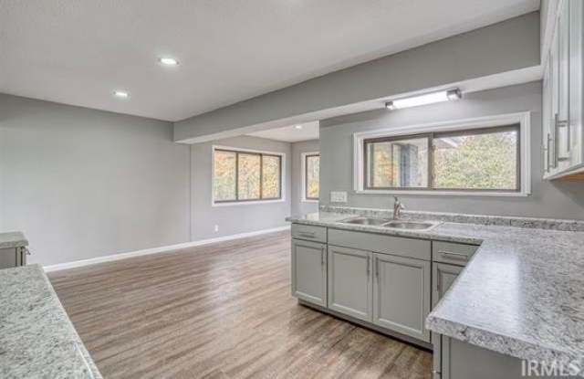1342 W Dupont Road Gallery 3