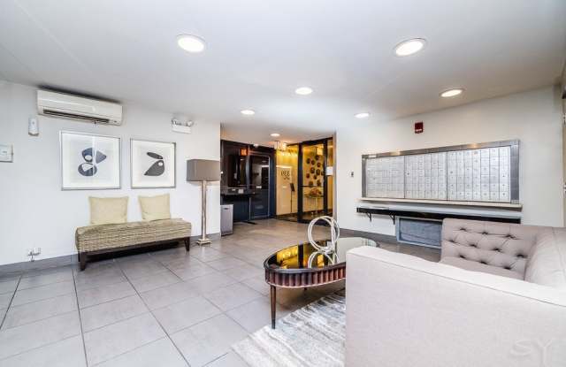 1339 N Dearborn Street Gallery 4