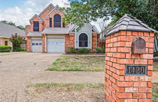 1420 Carver Lane - 1420 Carver Lane, Irving, TX 75061