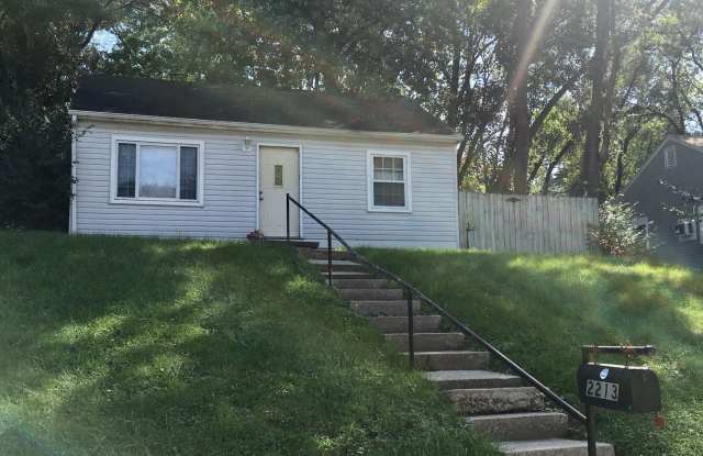 Spacious 2 Bedroom House - Great Location photos photos