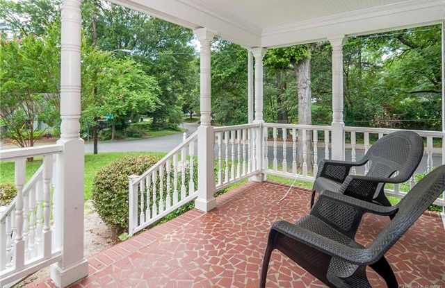 1954 Thurmond Place Gallery 3