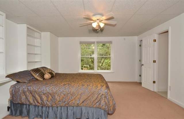 5975 Peachtree Parkway Gallery 3