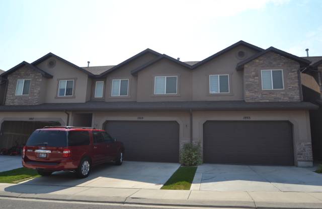 3 Bed 2.5 Bath Townhome in Saratoga Springs! photos photos