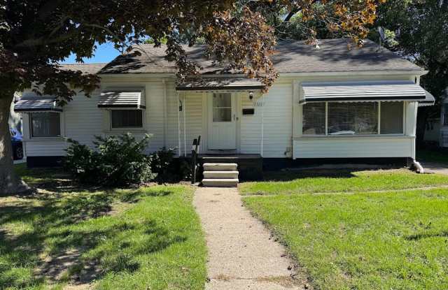 3 Bedroom ranch with basement & fenced yard Gallery 1