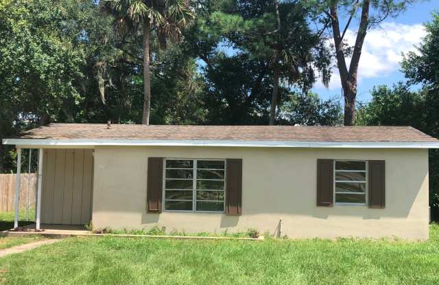 2 Bed 1 Bath | Large Yard | Washer/Dryer Hookups | Central Air | Pet Friendly | Section 8 Welcomed photos photos
