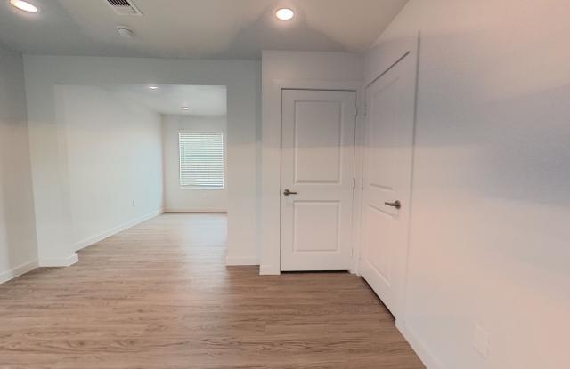 Sabine Apartments Gallery 3