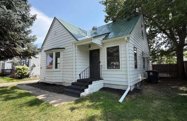 Updated 3-Bedroom Home with Oversized 2-Car Garage for Rent photos photos Updated 3-Bedroom Home with Oversized 2-Car Garage for Rent photos photos