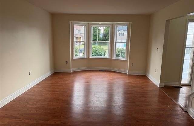 7137 Cambridge Drive Gallery 3