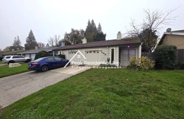 Wonderful 2 bedroom 2 bath duplex is located in Fair Oaks! - 8108 Deseret Avenue, Fair Oaks, CA 95628