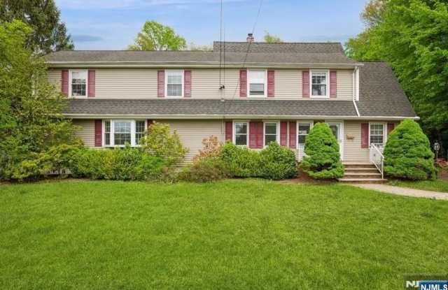 111 Herbert Avenue photos photos