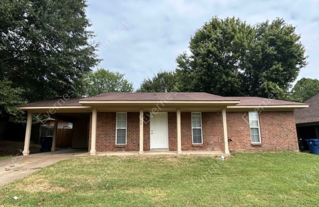 3360 Fairmeadow Dr - 3360 Fairmeadow Drive, Horn Lake, MS 38637