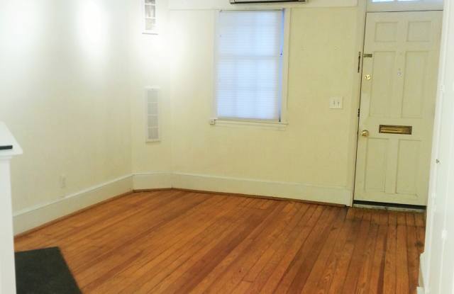 2902 Dumbarton Street NW Gallery 4