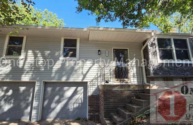 Beautifully Updated 3 Bedroom 2 bathroom Home in Blue Springs!! Gallery 1