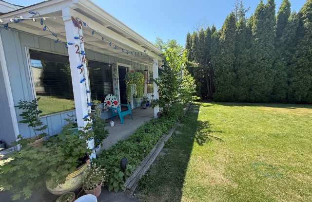 APPLICATION PENDING - 3 Bedroom, 1 Bath Home For Rent In Odell - 3245 Odell Highway, Odell, OR 97031