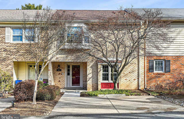 903 MOOREFIELD HILL GROVE SW - 903 Moorefield Hill Grove Southwest, Vienna, VA 22180