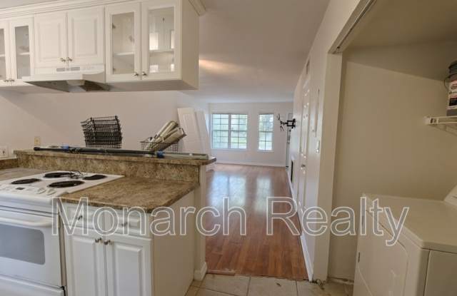 620 SW 10th Lane Unit 4  Gainesville, Florida 32601 Gallery 4
