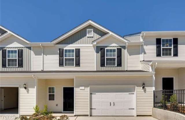 2241 Latimer Ln - 2241 Latimer Ln, Mecklenburg County, NC 28214