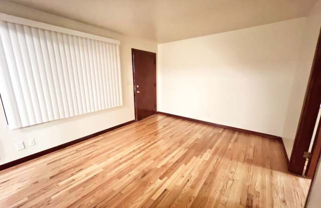 W1319 - Hudson's Bay Court photos photos W1319 - Hudson's Bay Court photos photos