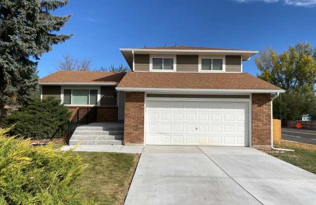 Spacious West-Side Tri-Level Home photos photos Spacious West-Side Tri-Level Home photos photos