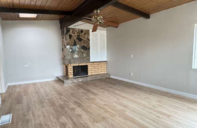 Rural 3 bedroom home in Newbury Park Gallery 4