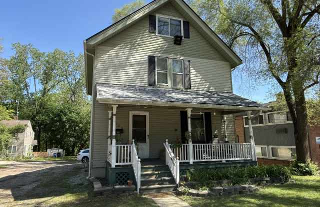 1008 West Huron Street Gallery 2